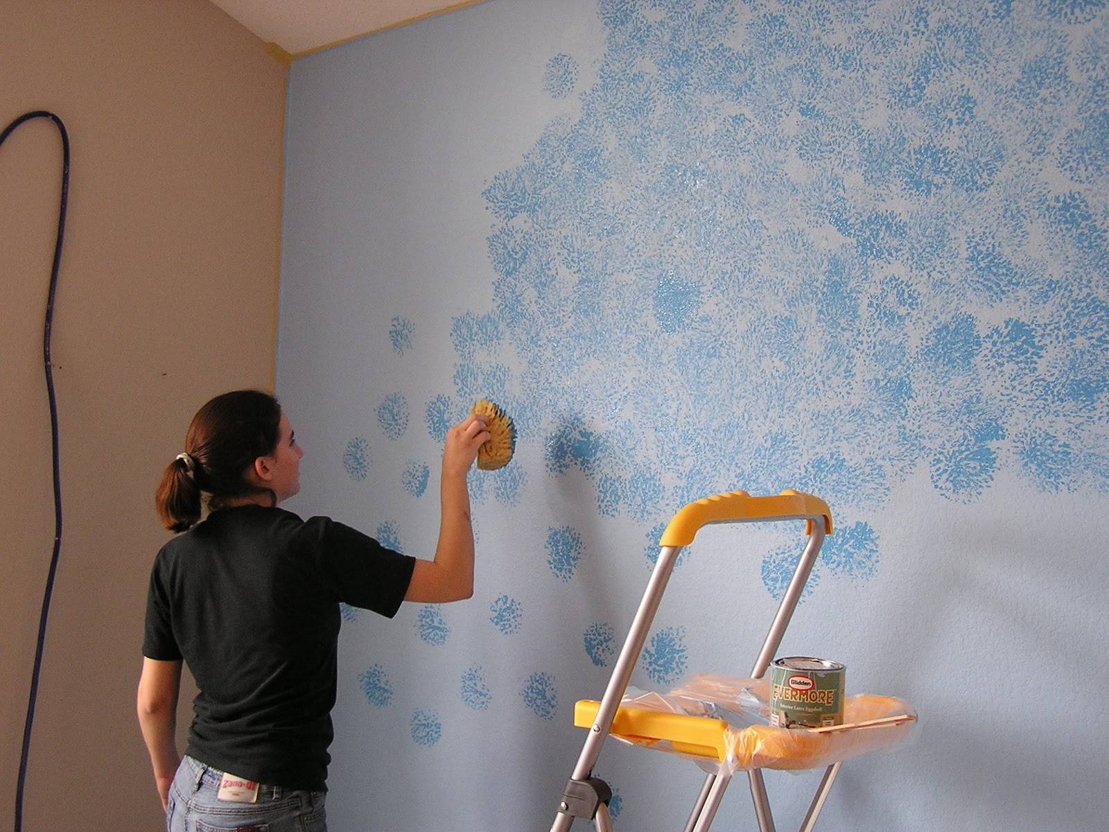 Чем красить стены вместо обоев: советы профессионалов