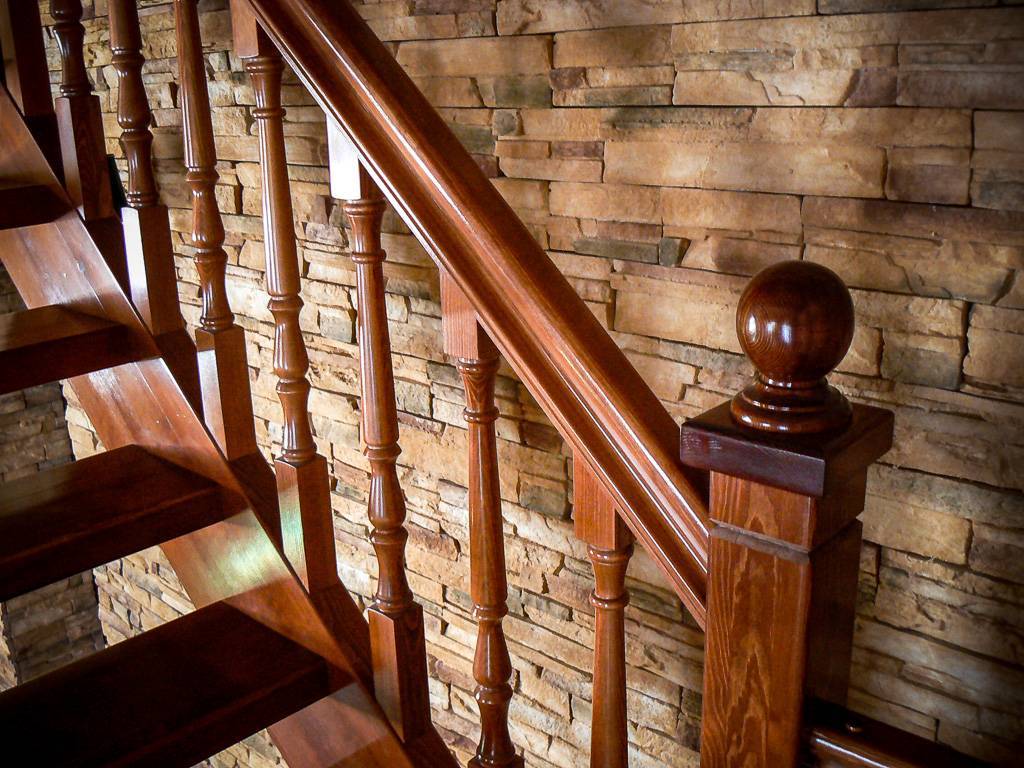 Лестница деревянная в интерьере: варианты дизайна