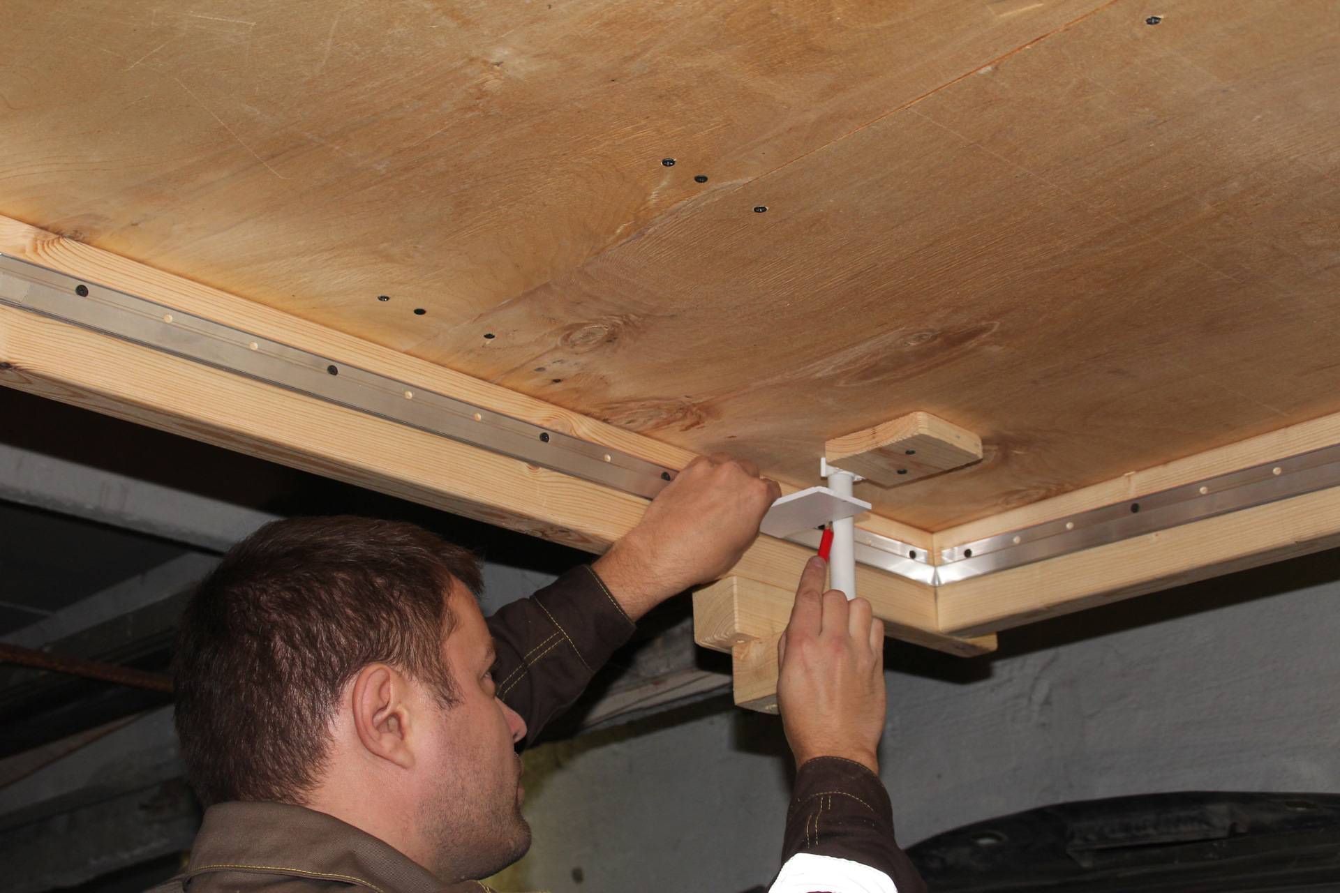 Устанавливаем натяжные потолки без нагрева: 7 причин взяться за дело