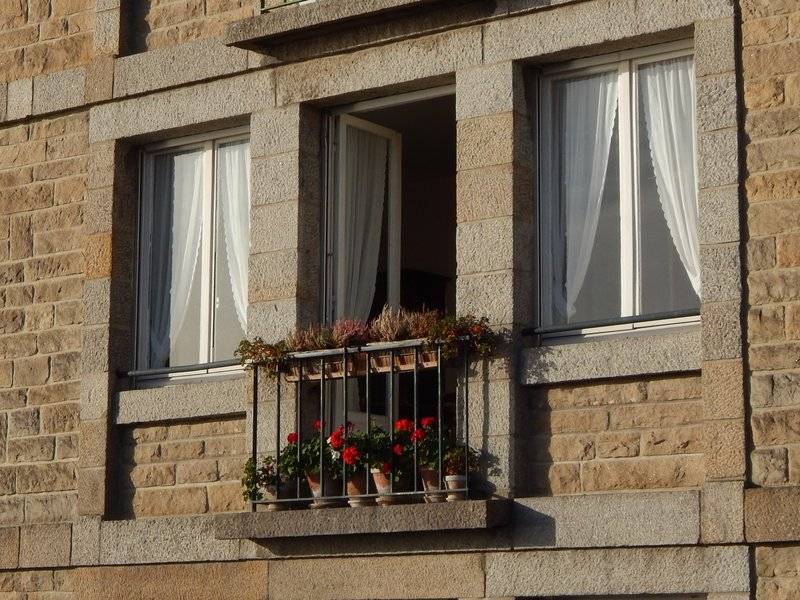 Что такое французский балкон и 5 преимуществ оформления