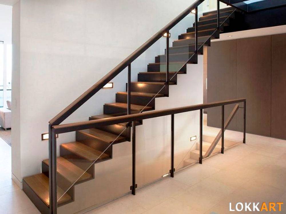 Стеклянные лестницы: стеклопластиковая с металлом и деревянными ступенями, фото, на второй этаж, изготовление из лсп