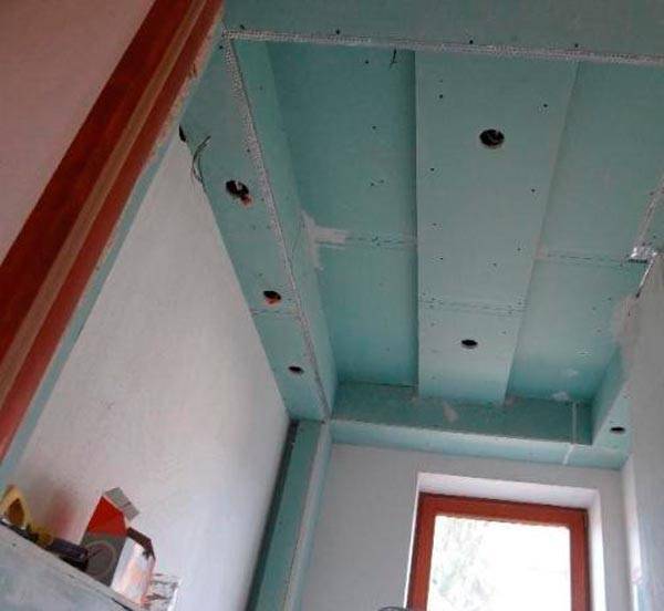 Потолок из гипсокартона в ванной комнате - монтаж и отделка своими руками