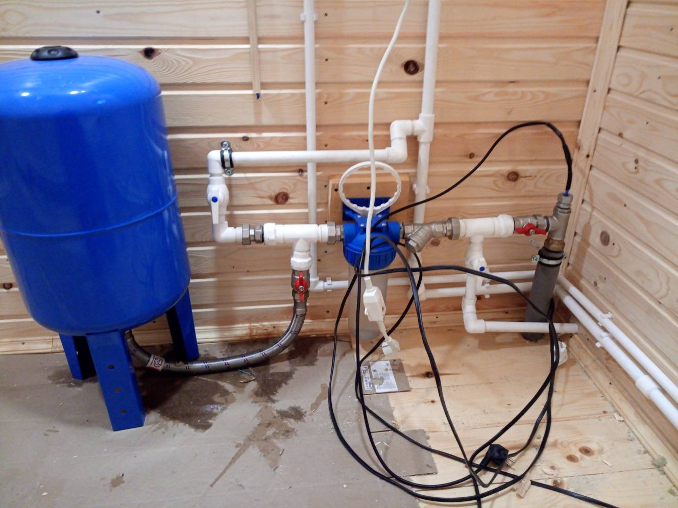 Подводка водопровода в частном доме: 4 разводки