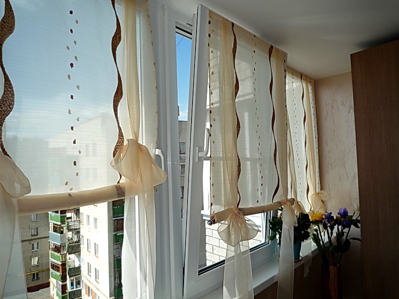 Чем закрыть окна на балконе от солнца - выбираем оптимальный вариант