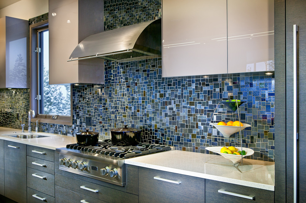Мозаика для кухни на фартук, черная мозаичная плитка на стену - 31 фото