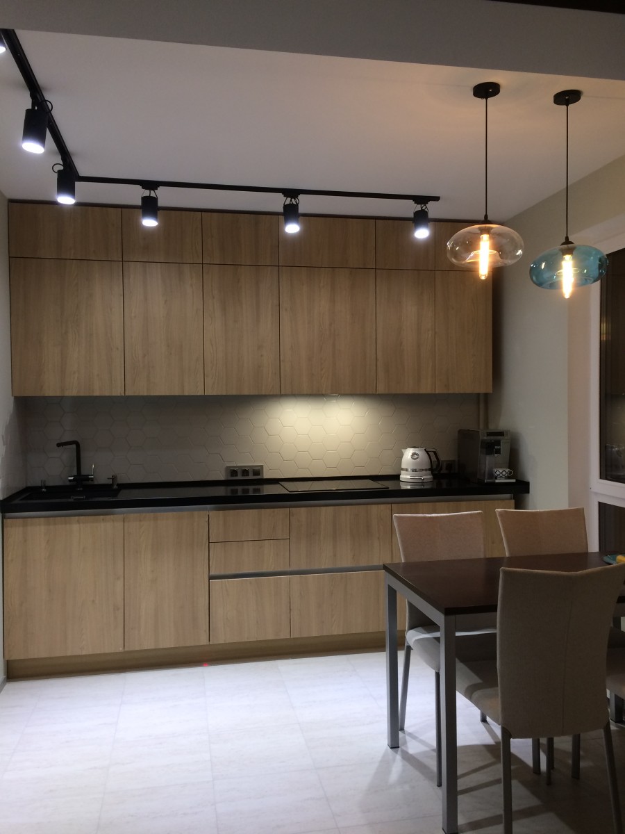светильники светодиодные в интерьере кухни