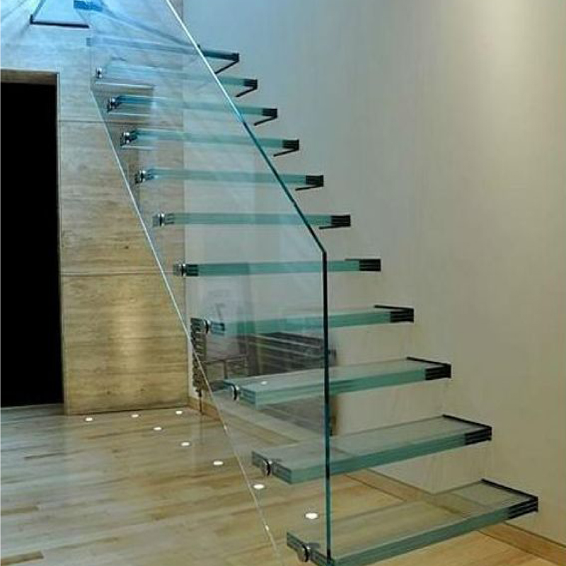 Красивые стеклянные лестницы: нестандартное украшение помещений
