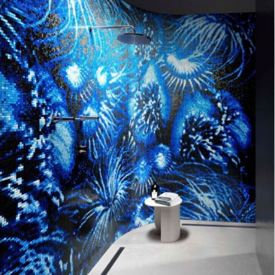 Панно из мозаики в интерьере ванной комнаты