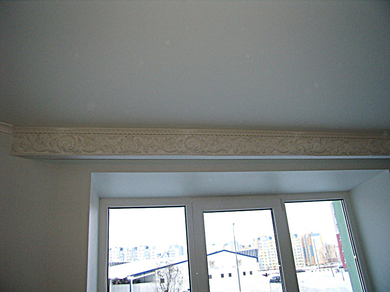 Ниша для штор в натяжном потолке, достоинства потолочной детали, варианты конструкций для скрытого карниза - 12 фото