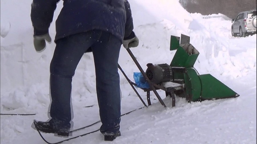 Как сделать самодельный снегоуборщик для мотоблока