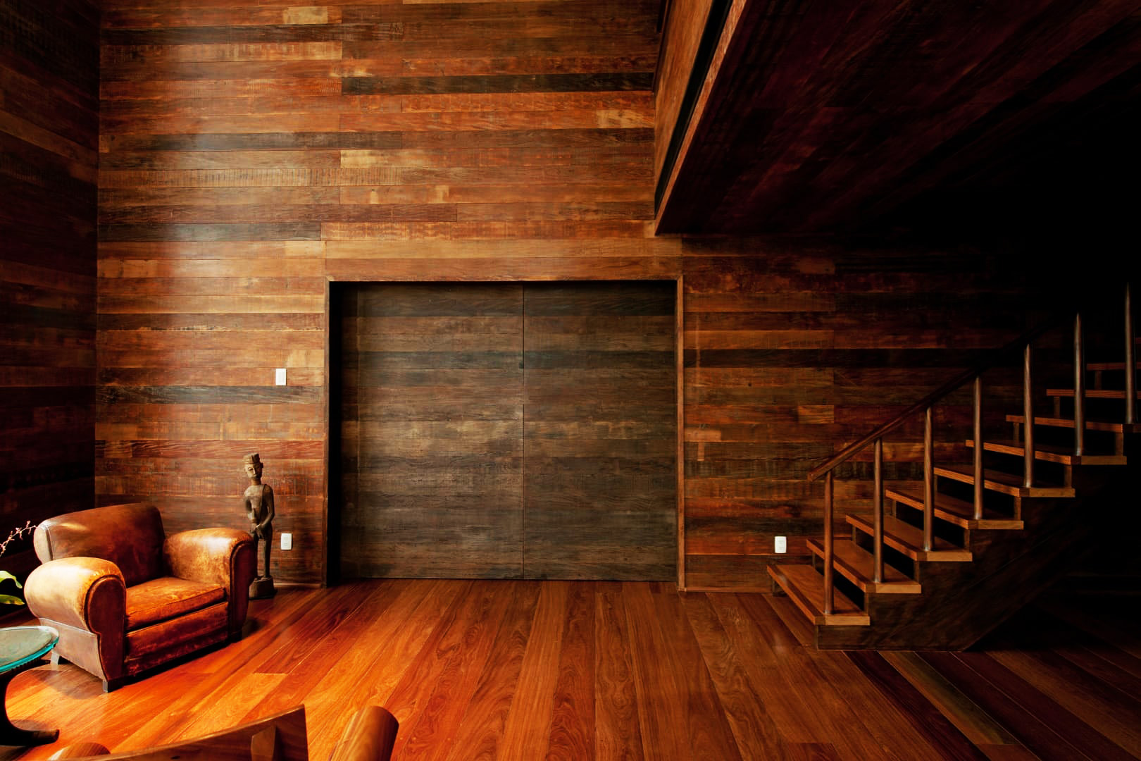 деревянная отделка стен в интерьере