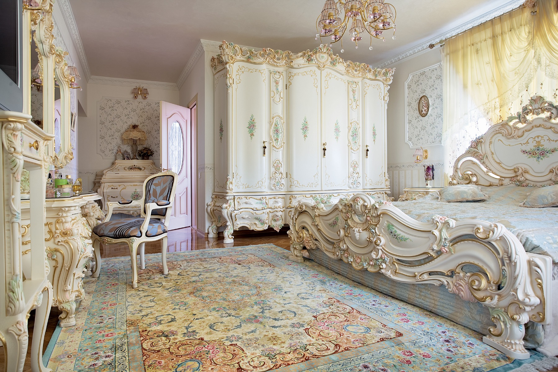 стиль барокко в мебели и интерьере