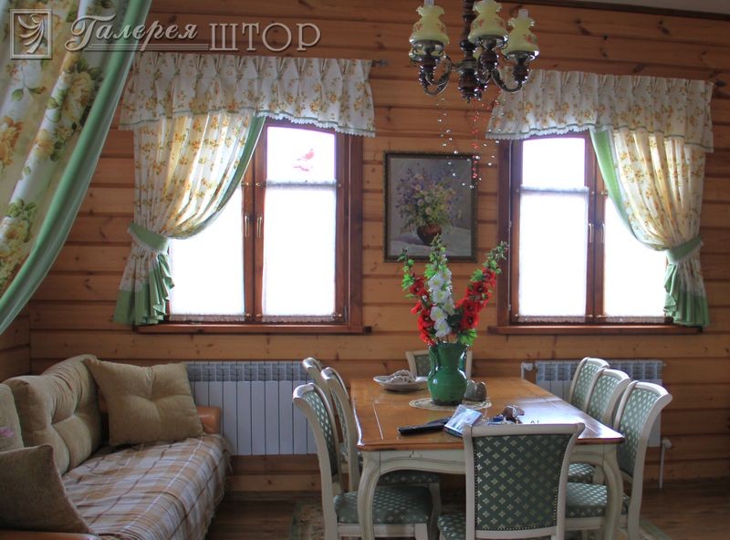 Выбор штор для деревянного дома