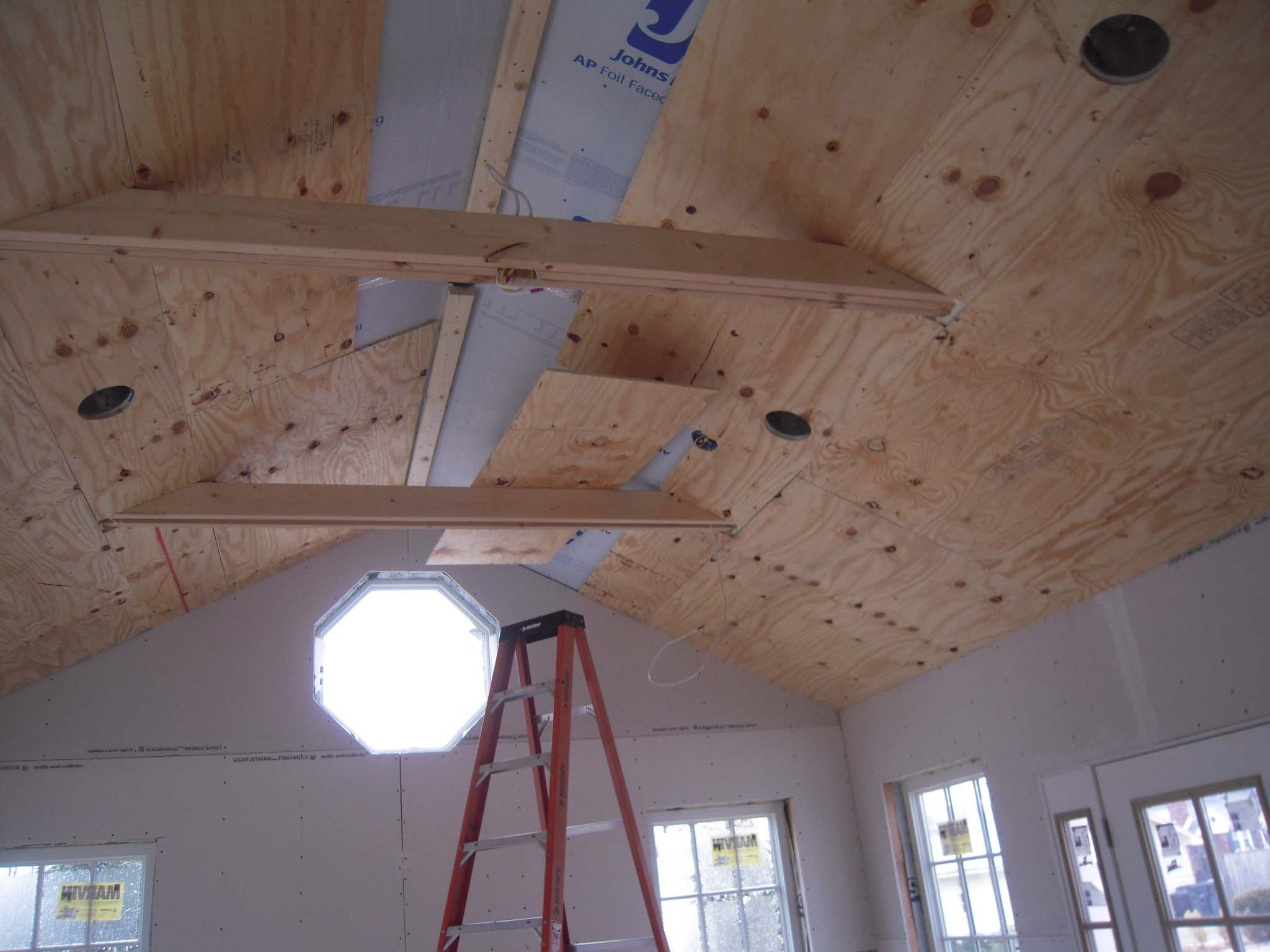 Потолок из фанеры своими руками: отделка потолка фанерой, чем отделать потолок в деревянном доме, толщина фанеры, чем покрасить, обшивка, резной потолок на даче, подшивка, как подшить, как сделать монтаж