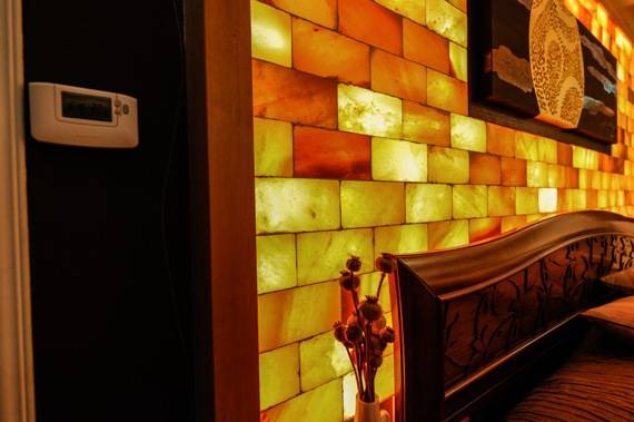 Световое панно на стену: электрические картины-светильники или световые стеклянные панно на светодиодах, крепление панно с подсветкой и примеры комбинирования их в интерьере