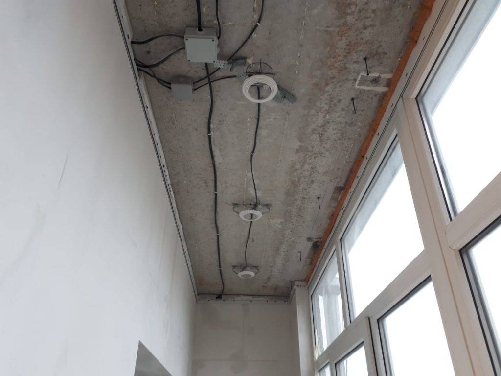 Потолок на балконе своими руками - пошаговая инструкция
