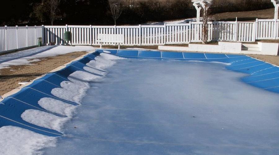 Подготовка к сезону: чем отмыть бассейн после зимы?